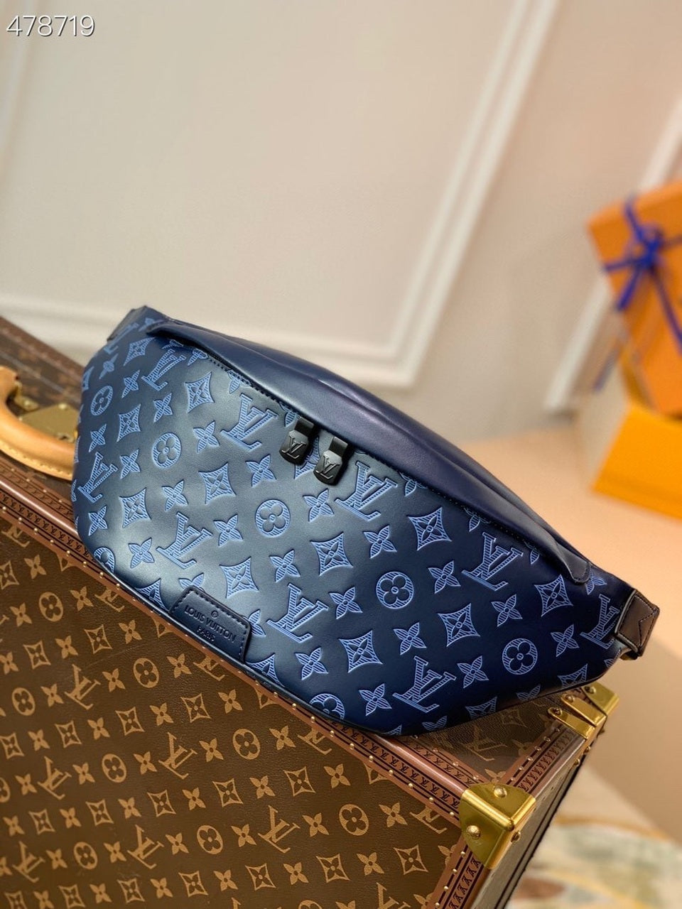 LV GLAMIscovery Bumbag PM Monogram Shadow Navy Blue For Men, Belt Bags 17.3in/44cm LV M45729