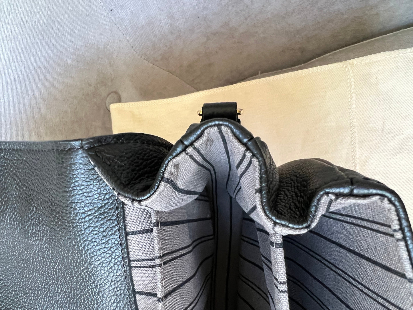 Louis Vuitton Pochette Metis Black Empreinte (RRP £2,110)