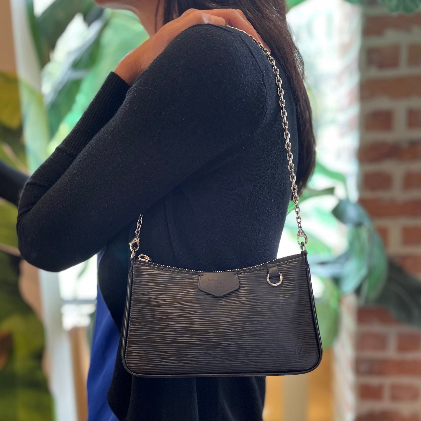 LOUIS VUITTON Easy Pouch On Strap Epi Leather Shoulder Bag