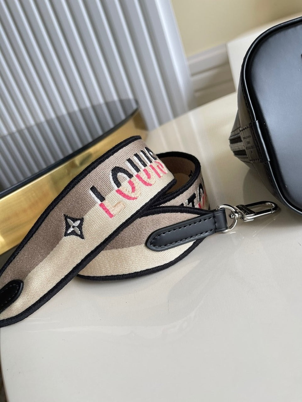 LV Alma GLAMI Monogram Blossoms Black For Women,  Shoulder And Crossbody Bags 9.3in/23.5cm LV M59217
