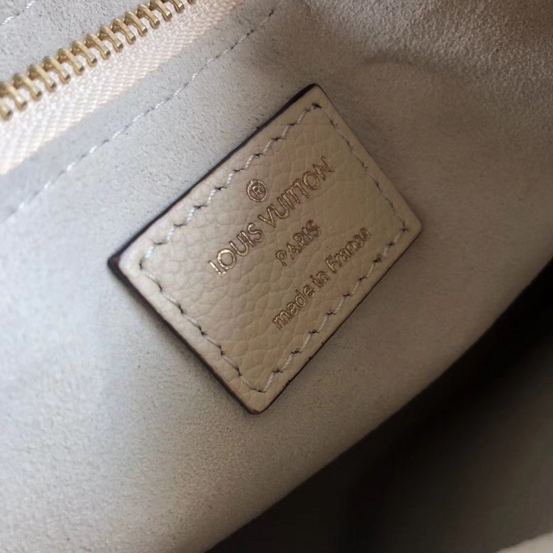 LOV2 Bags - Luxurious Bags  1079