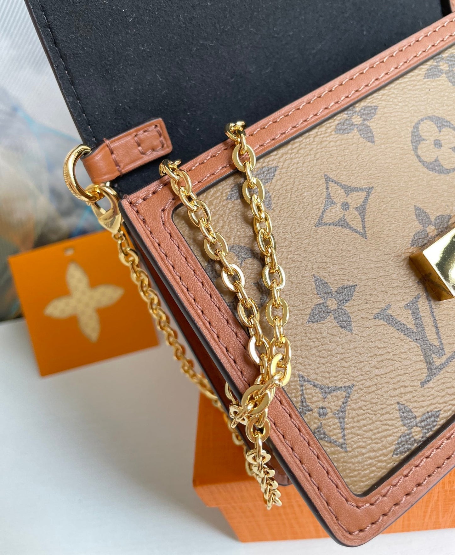 LV Dauphine Chain Wallet Combines Monogram And Monogram Reverse Canvas By Nicolas GhesquiÃƒÂ¨re For Women, WoWallet 19cm LV M68746