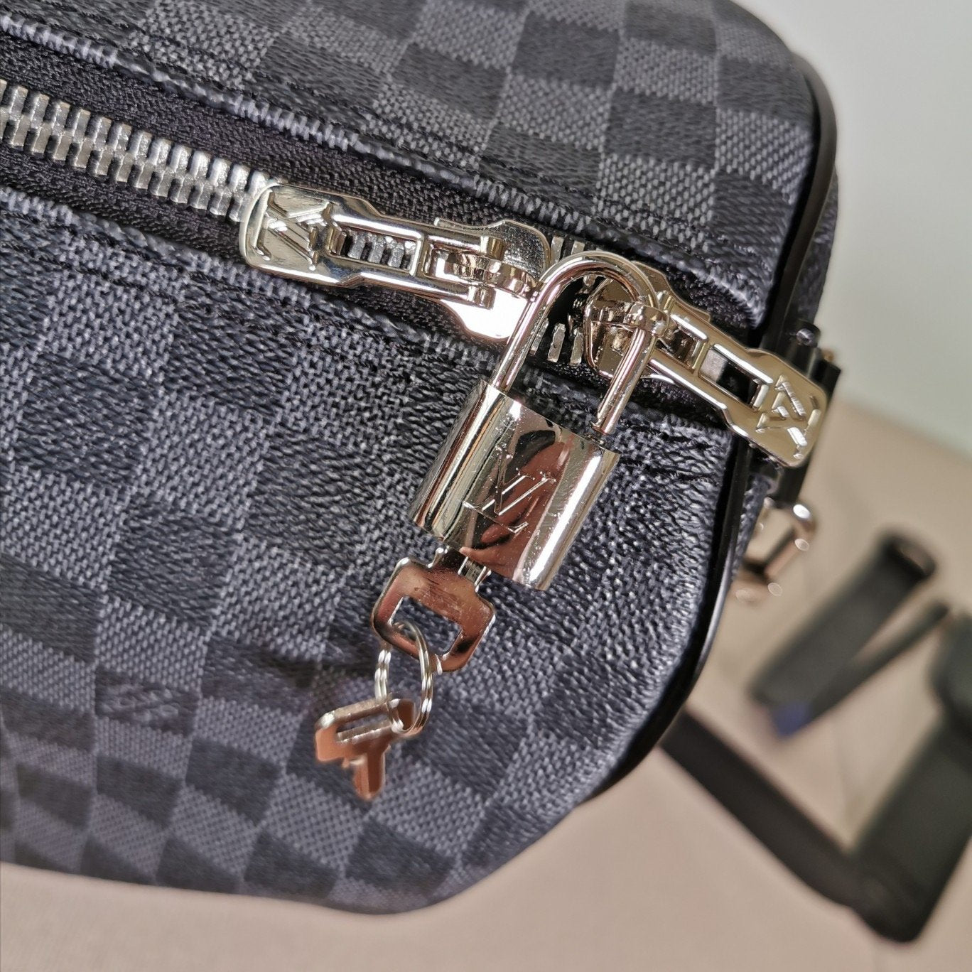 EN - New Arrival Bags LUV 261