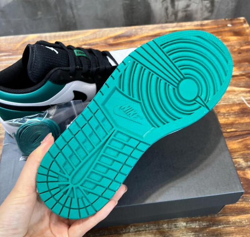 SAMC - NKE Shoes - 635