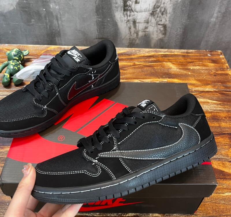 SAMC - NKE Shoes - 884