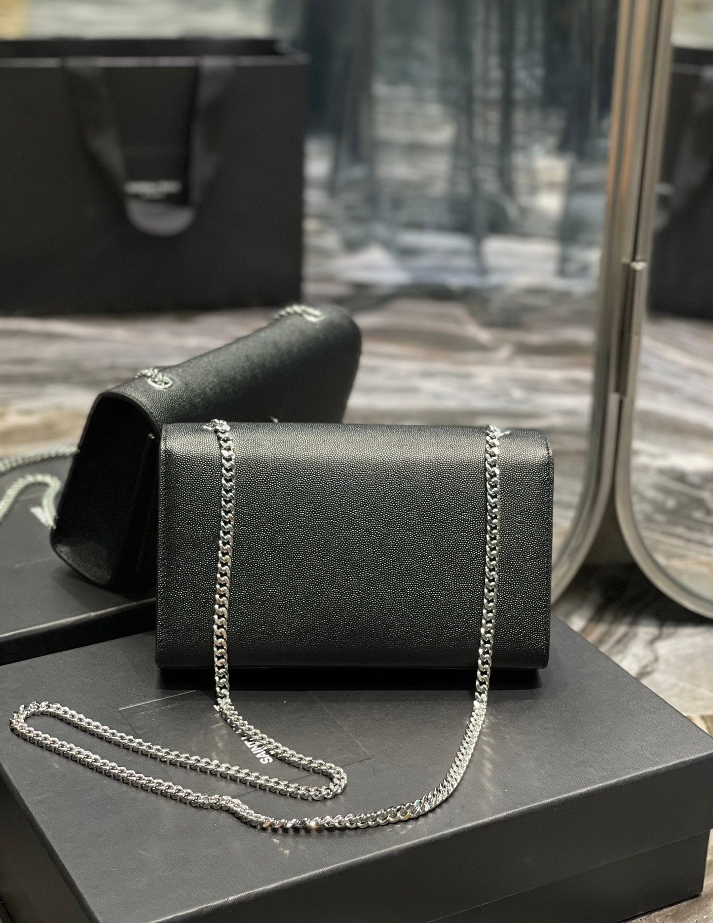 GLAMI Kata MeGLAMIum Chain Bag Black With Tassel For Women 9.4in/24cm YSL 354119BOW0N1000
