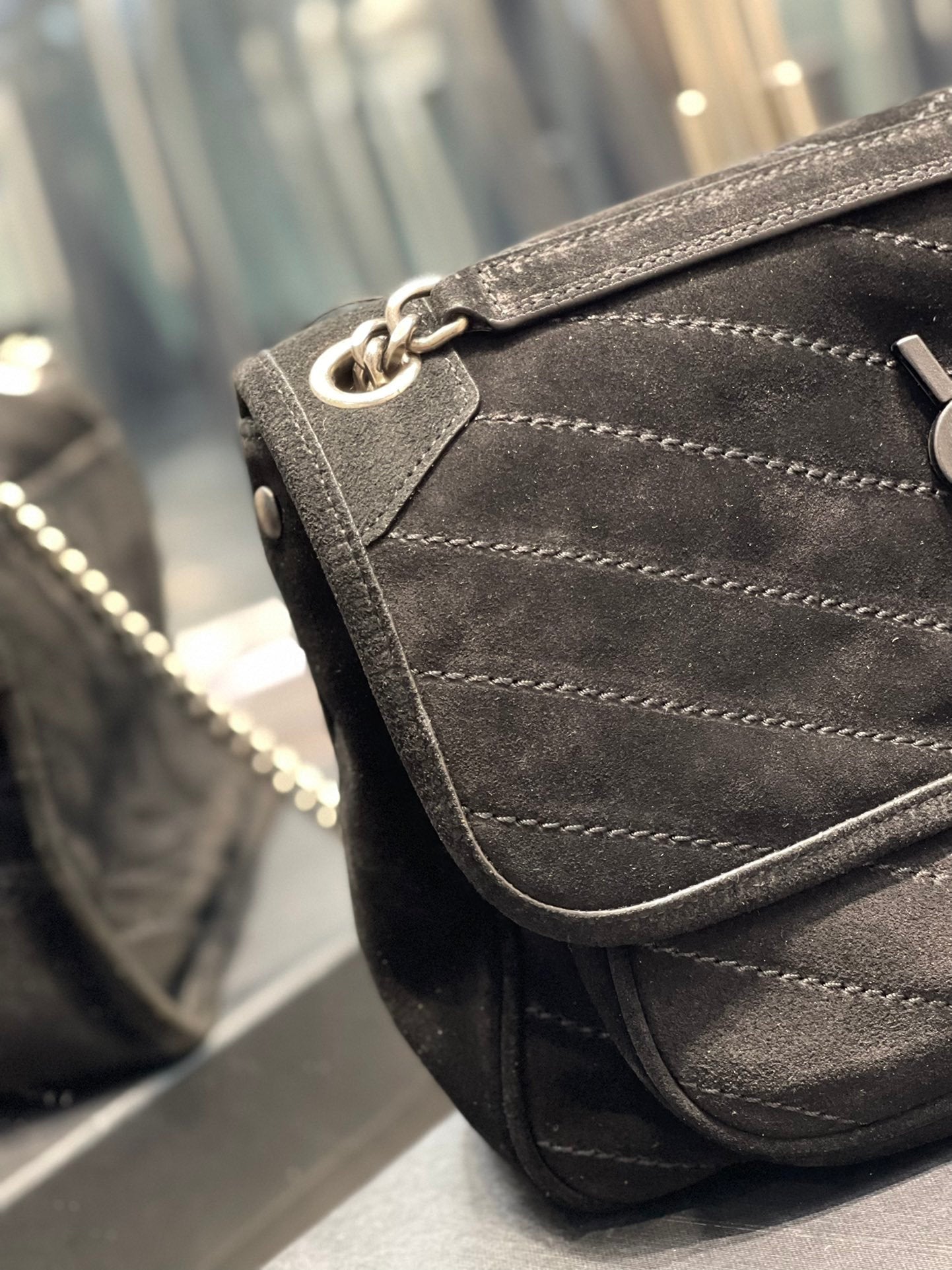 GLAMI Niki MeGLAMIum Chain Bag Black In Crinkled With Metal Hardware For Women 11in/28cm YSL