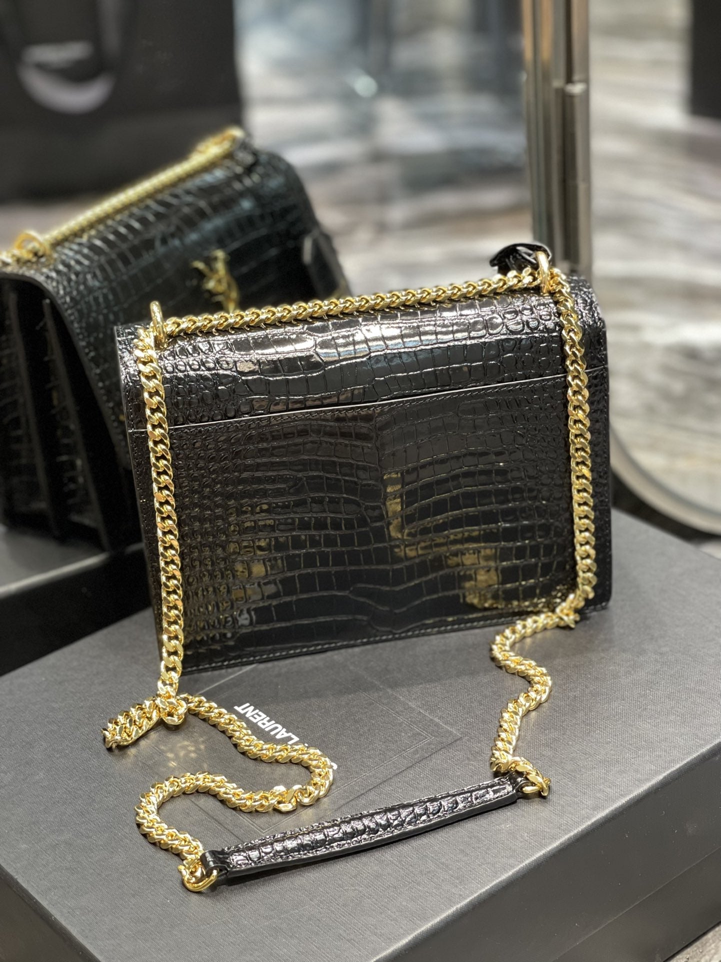 GLAMI Sunset MeGLAMIum Chain Bag For Women 8.6in/22cm Black YSL 442906DND0J1000