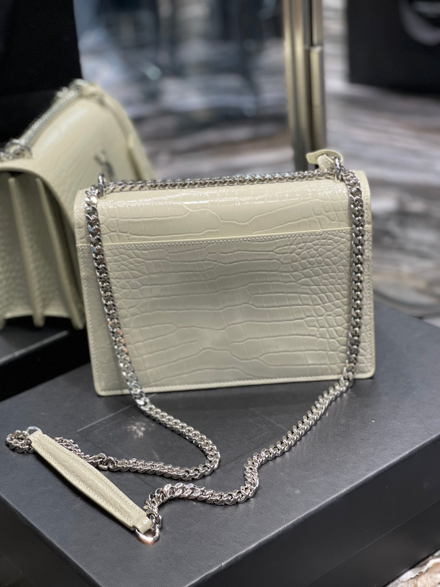 GLAMI Sunset MeGLAMIum Chain Bag For Women 8.6in/22cm White YSL 442906DND0N9207