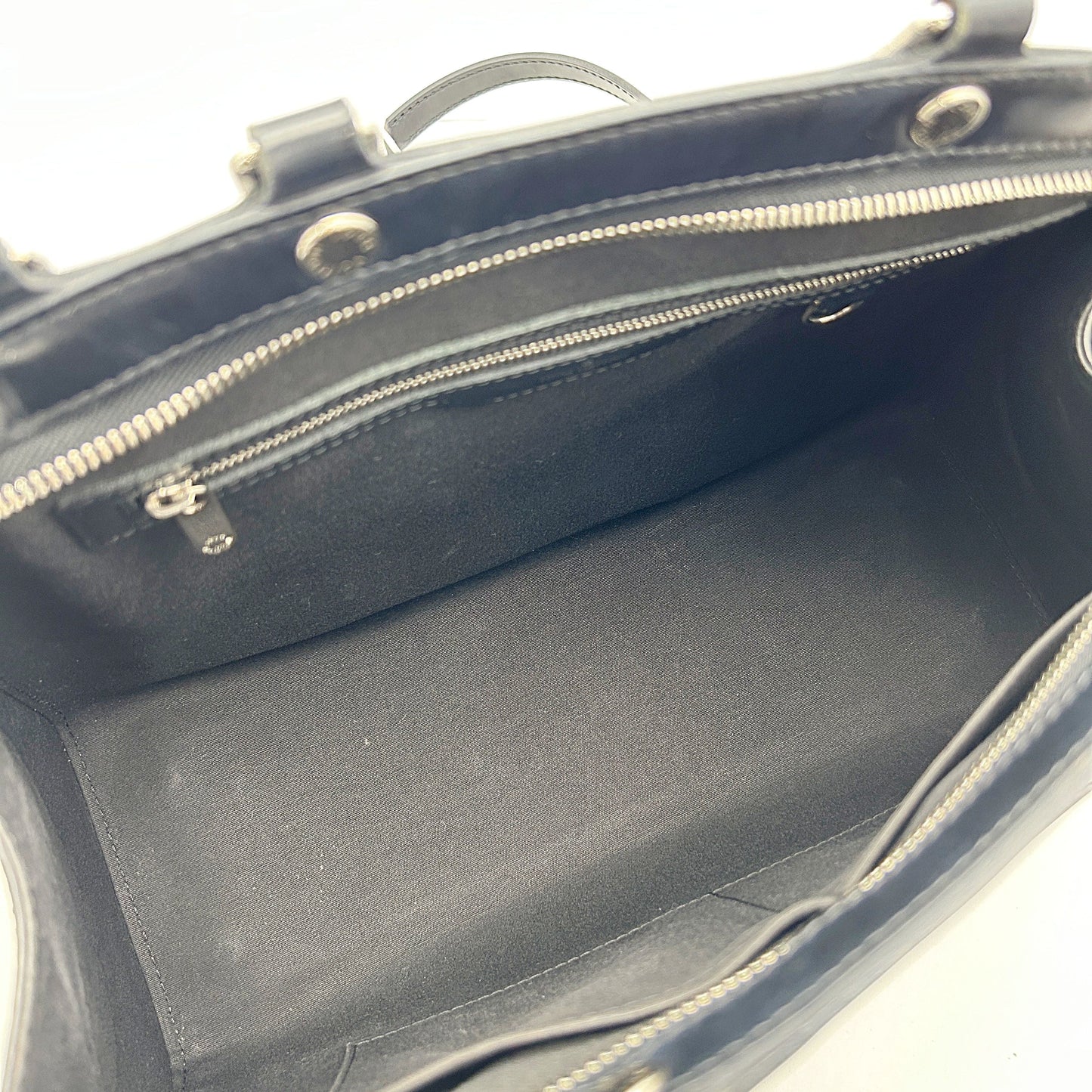 GLM-Black Epi Leather Brea MM Bag  LA22560