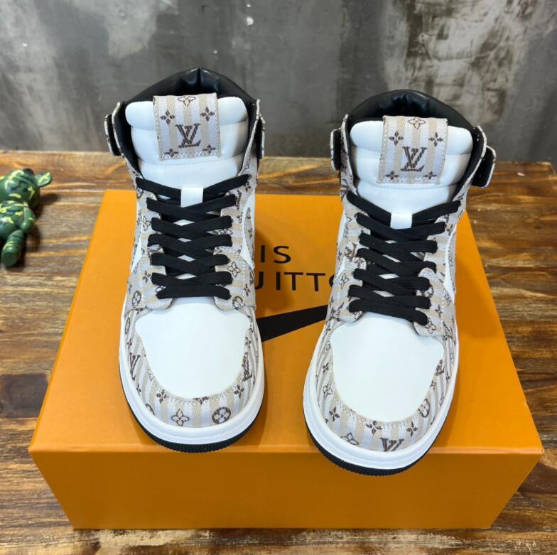 SAMC - NKE Shoes - 373