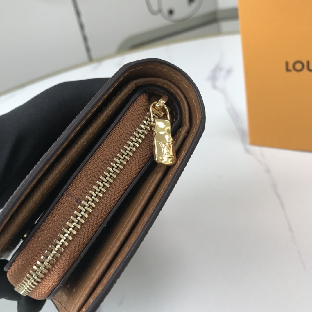 EN - New Arrival Wallet LUV 038