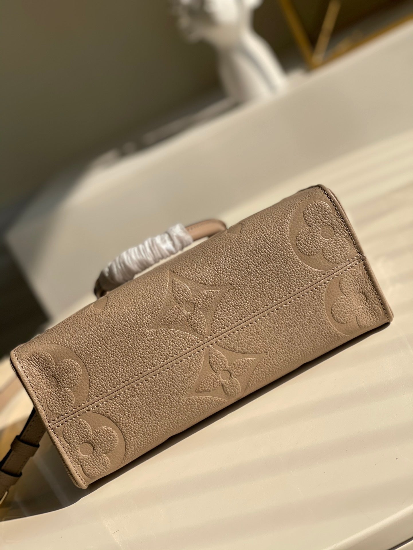LV OnTheGo PM Tote Bag Monogram Empreinte Beige For Women, WomenÃ¢â‚¬â„¢s Handbags, Shoulder And Crossbody Bags 9.8in/25cm LV