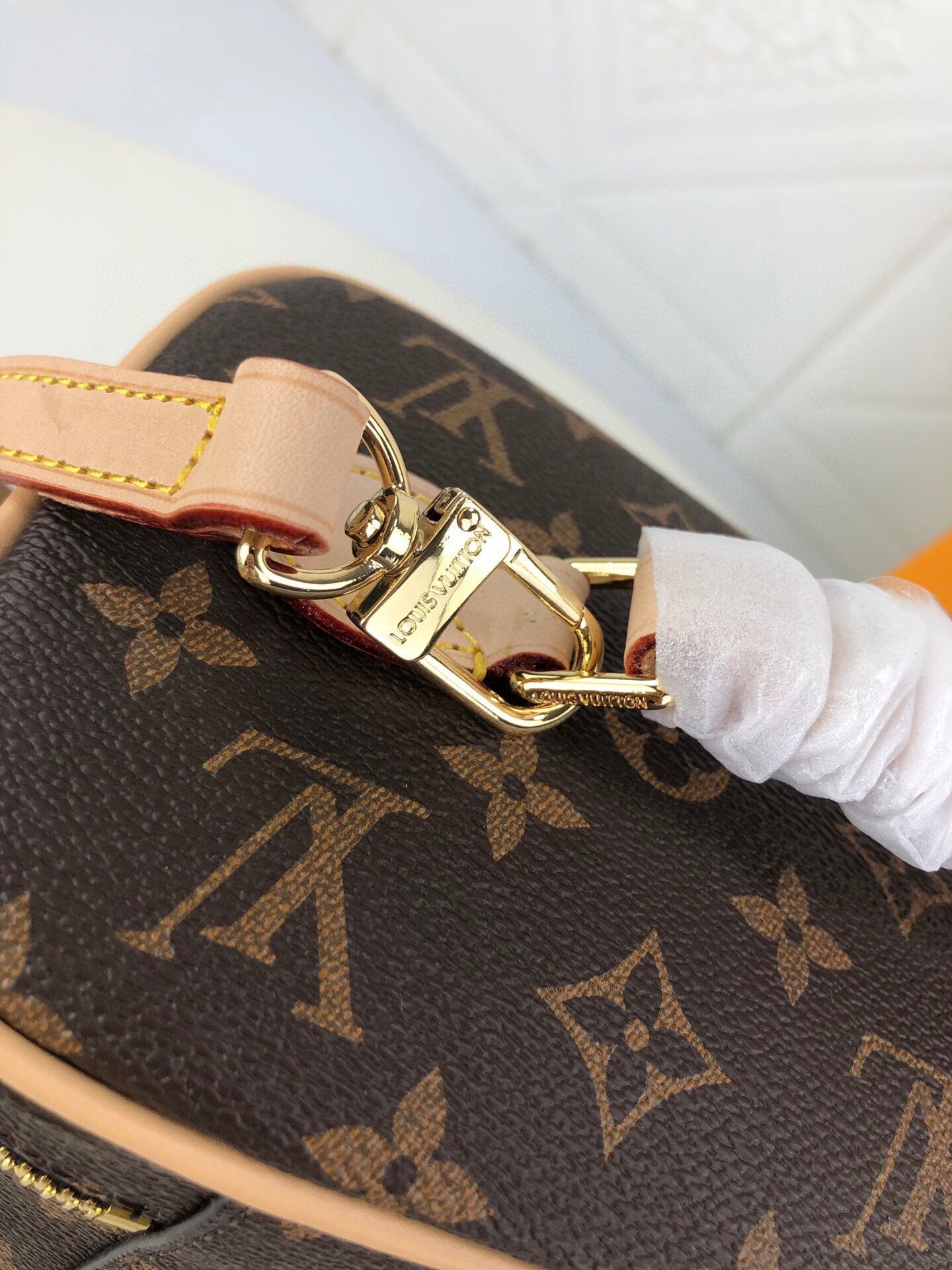 EN - New Arrival Bags LUV 023