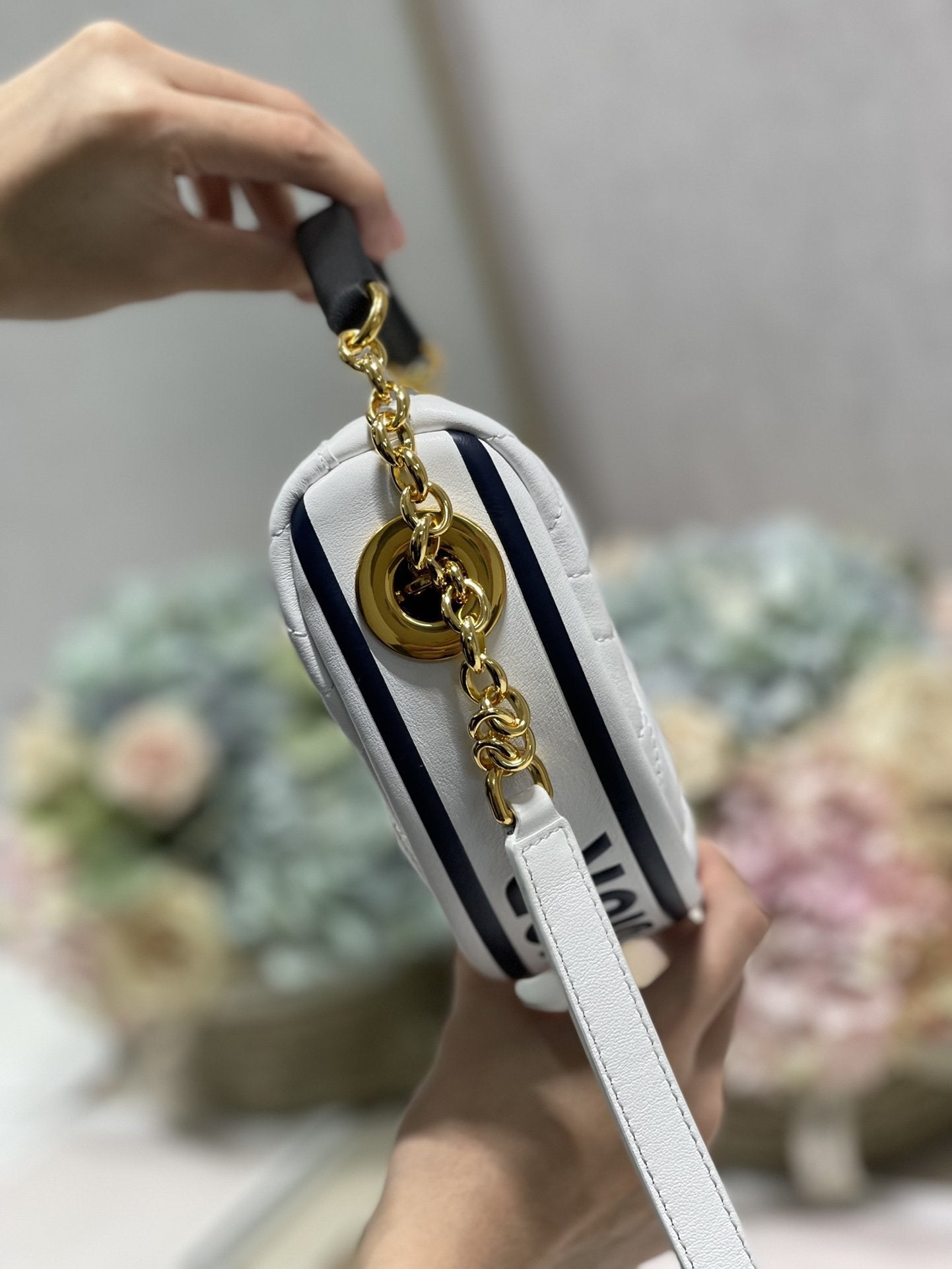 GLAMI Small Vibe Hobo Bag White Cannage, White Handbags, Crossbody Bags, 20cm CD M7200ONOA_M879