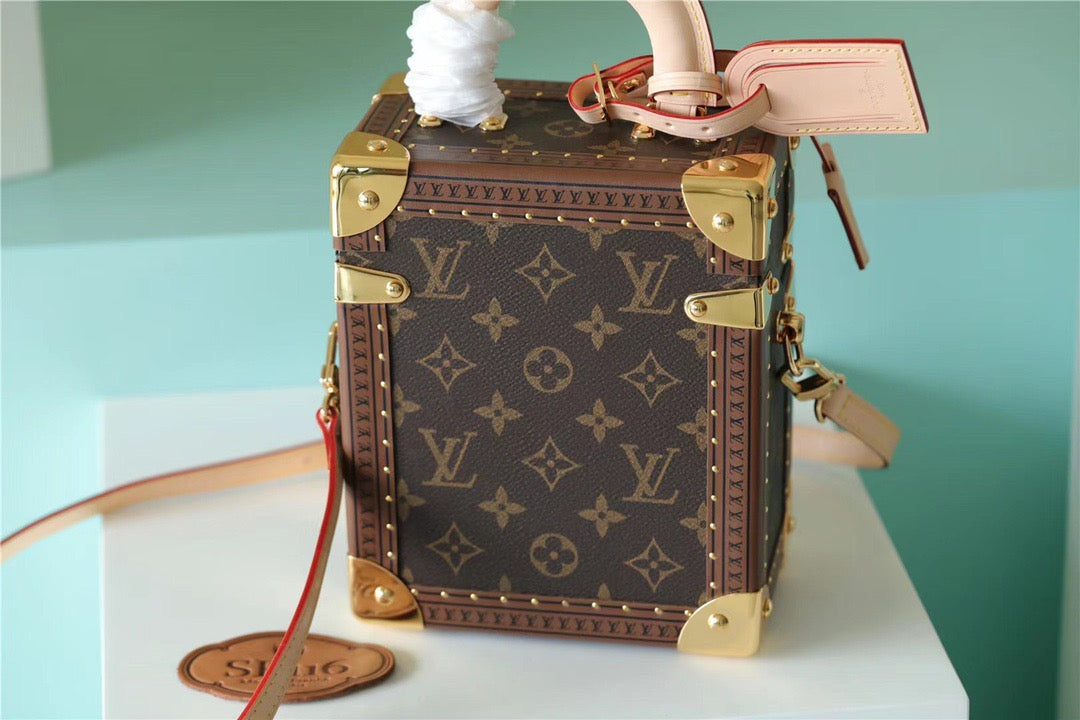 LV Camera Box Monogram Canvas By Nicolas Ghesquiere For Women,  Shoulder And Crossbody Bags 21.5cm/8.5in LVÃ‚Â 