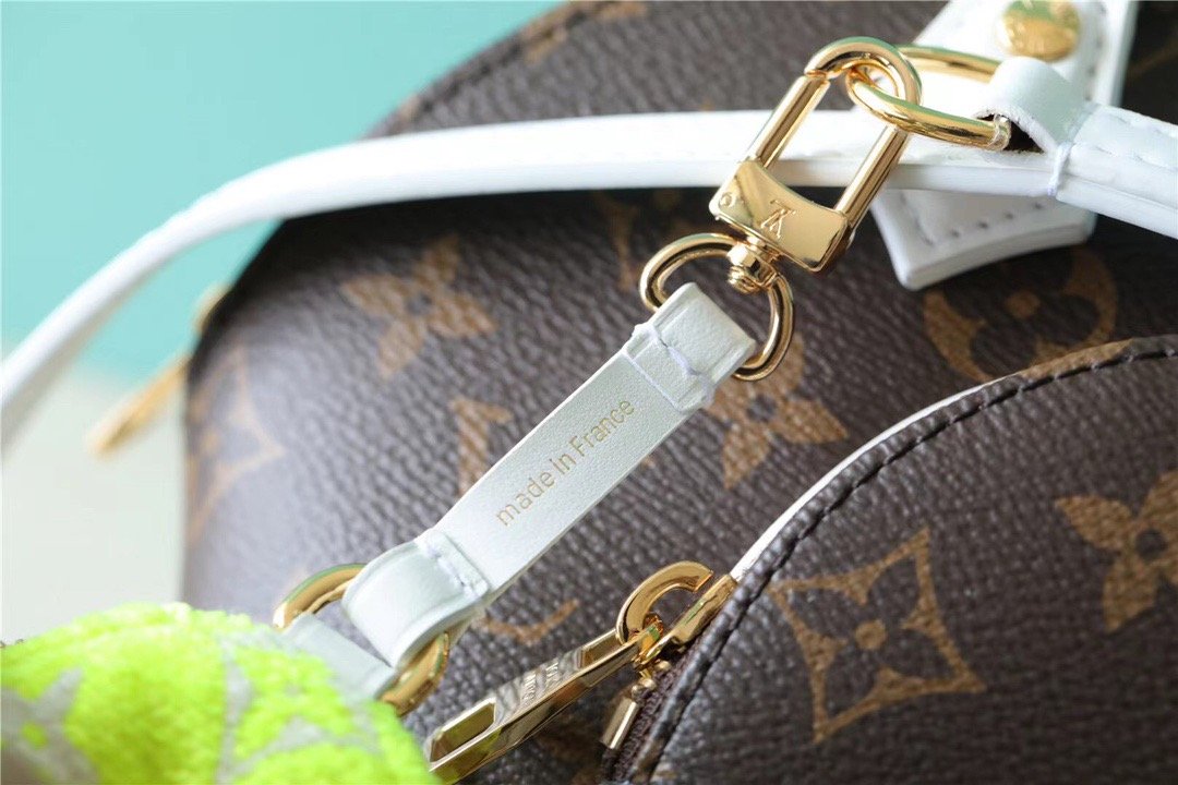 LV Ellipse GLAMI Handbag Created By Nicolas GhesquiÃƒÂ¨re From Classic Monogram Canvas For Women Brown 9.1in/23cm LV M20752