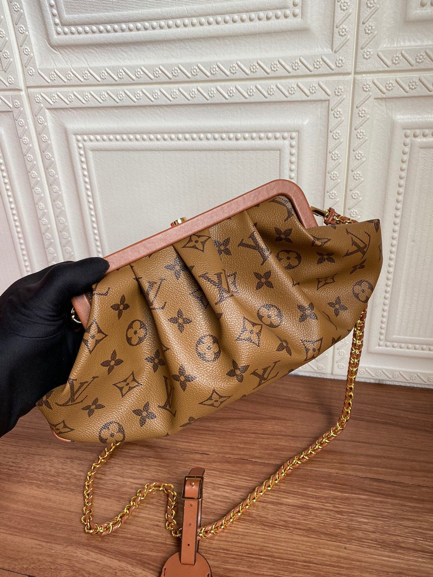 EN - New Arrival Bags LUV 052