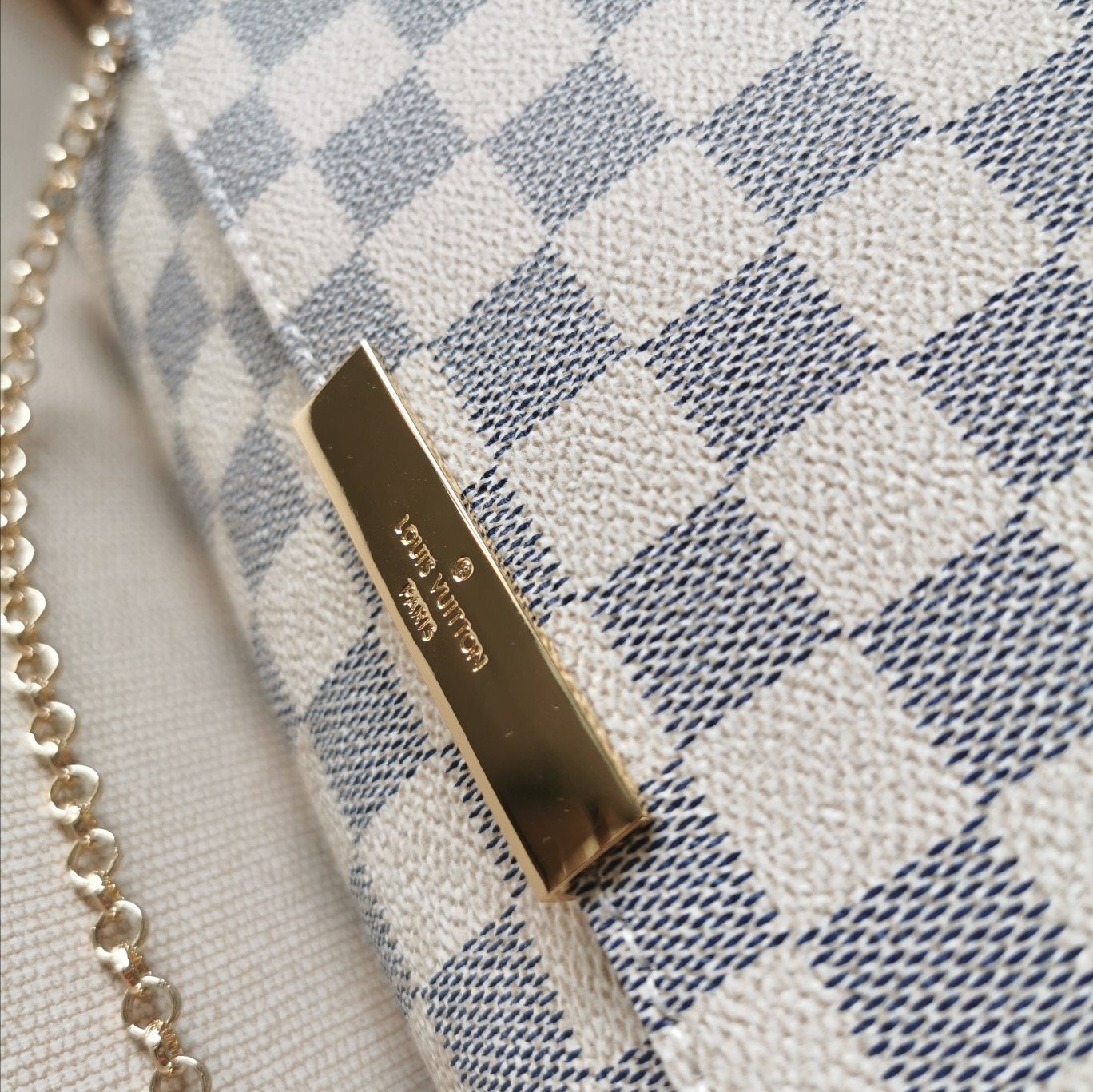 EN - New Arrival Bags LUV 201