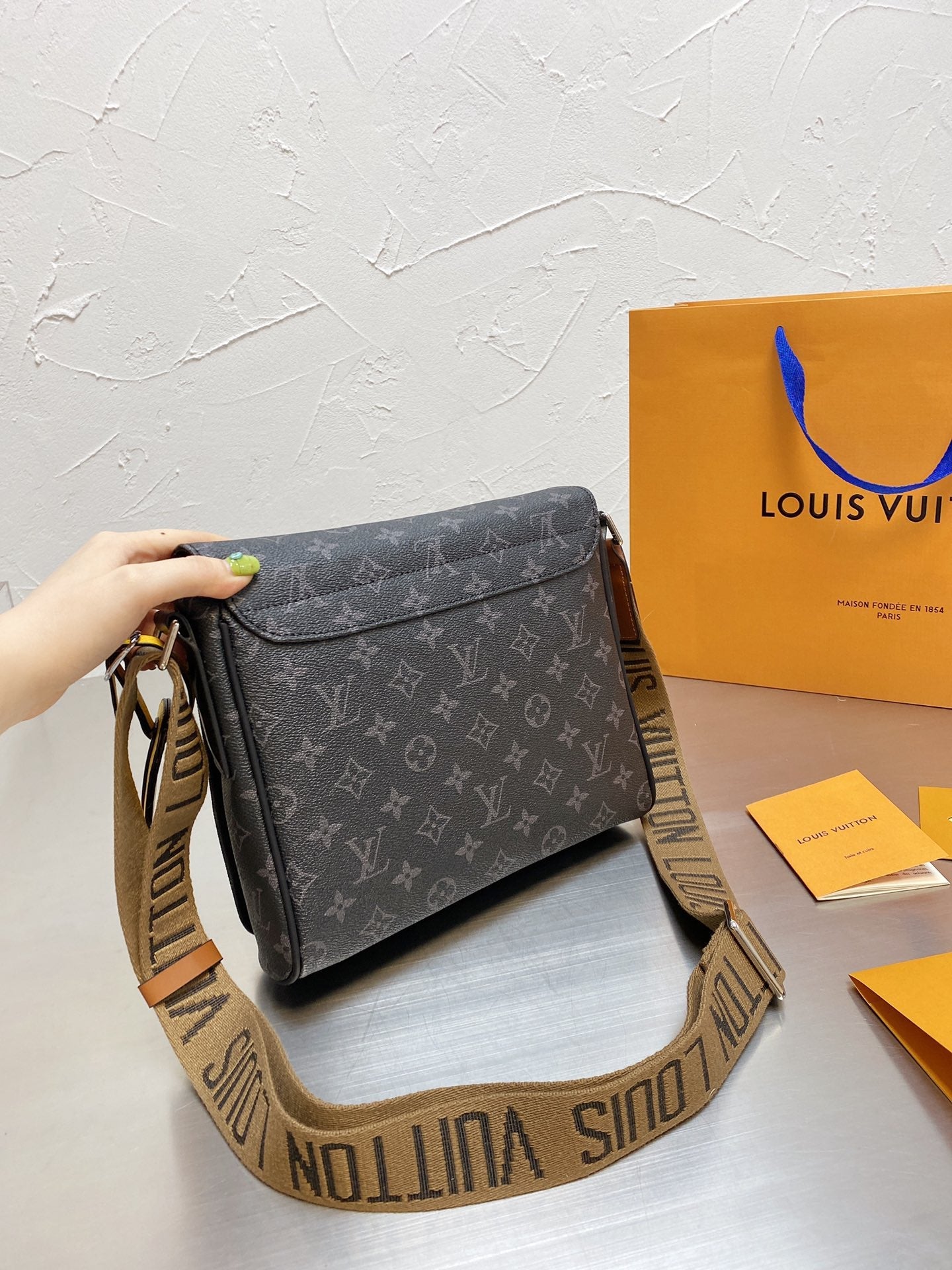 EN - New Arrival Bags LUV 067