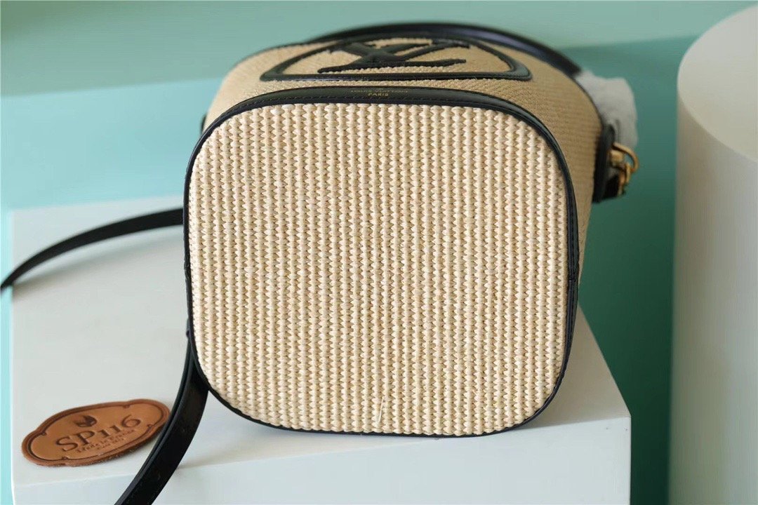 LV Petit Bucket Raffia Black For Women, WomenÃ¢â‚¬â„¢s Bags, Shoulder And Crossbody Bags 9.4in/24cm LV M59961