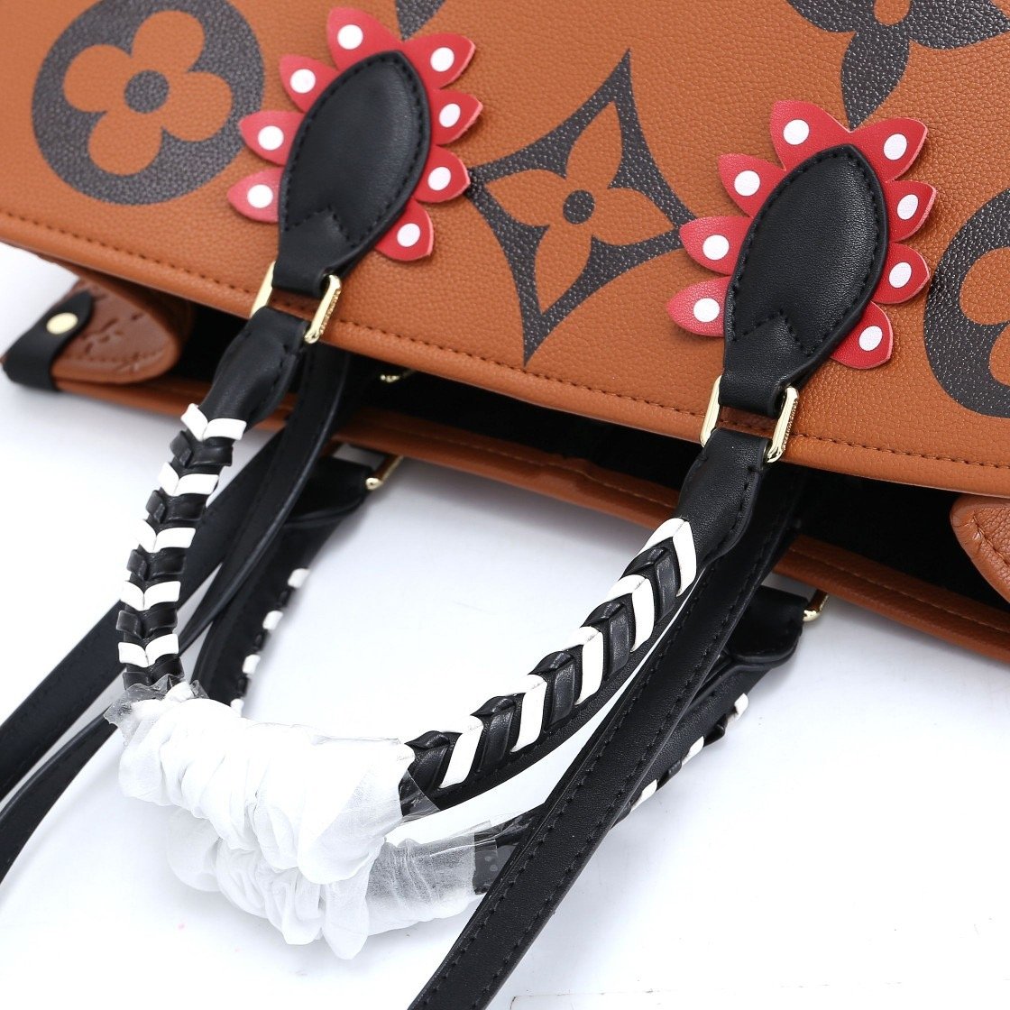 EN - New Arrival Bags LUV 042