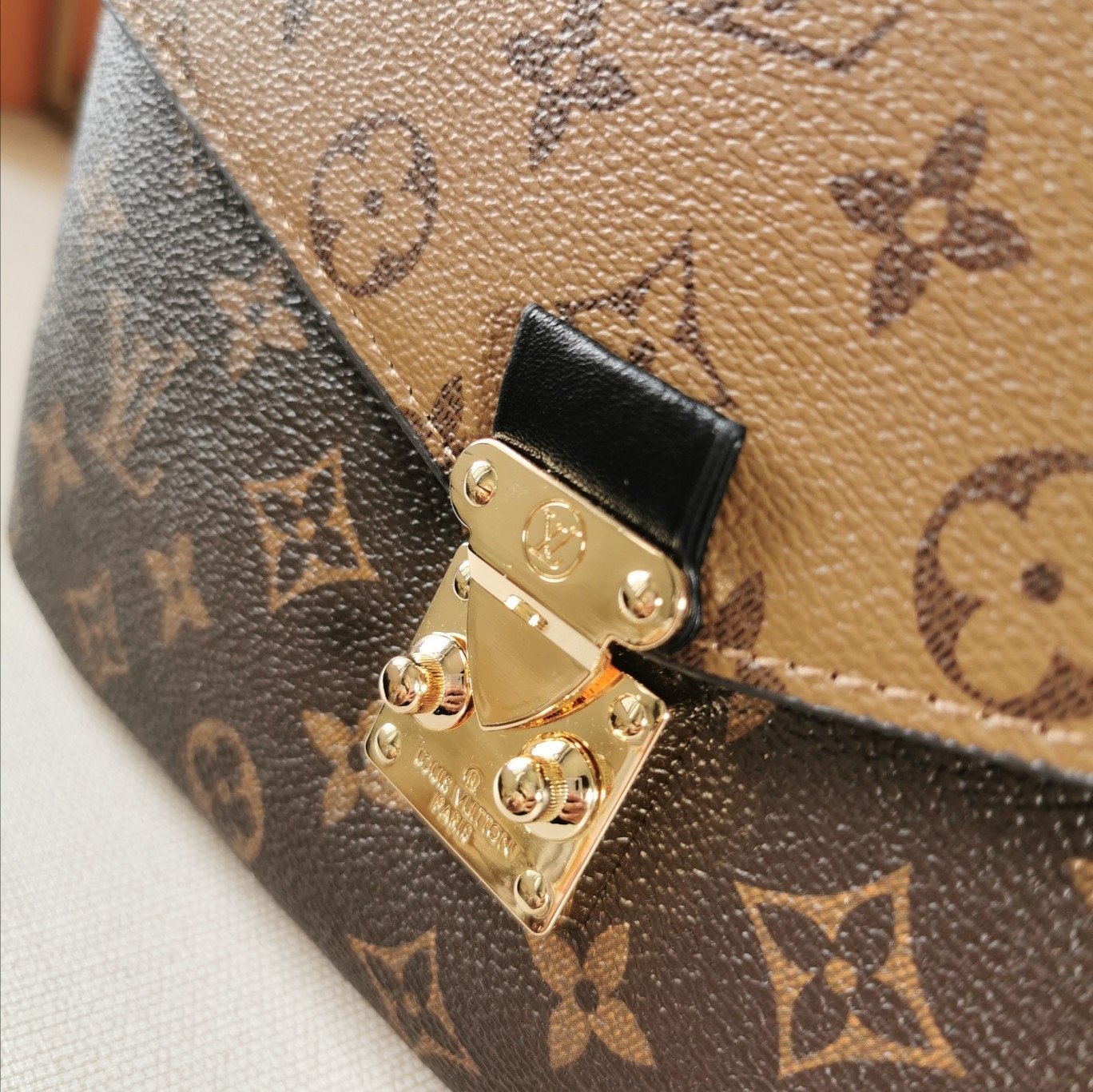 EN - New Arrival Bags LUV 289