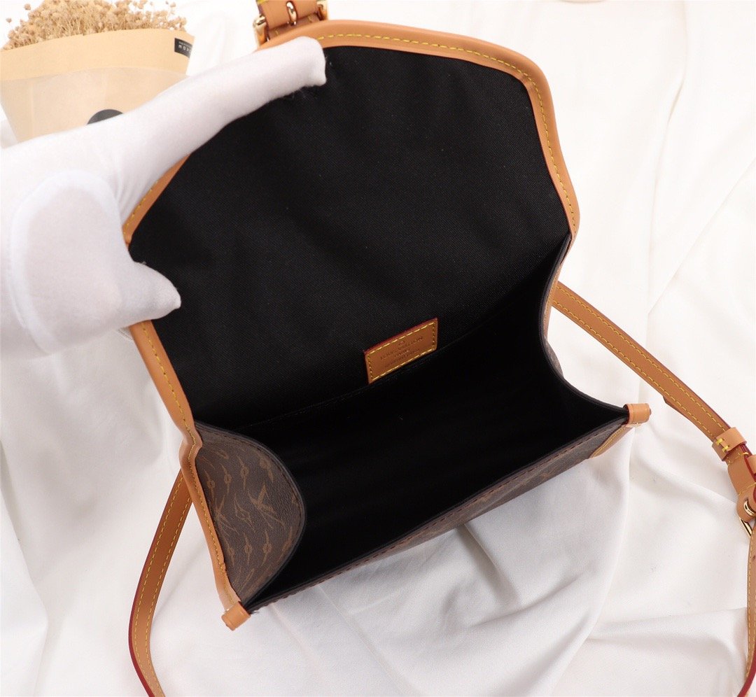 EN - New Arrival Bags LUV 271