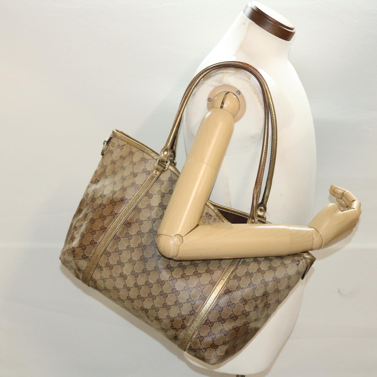 GUCCI GG Supreme Shoulder Bag Beige 197953 44426