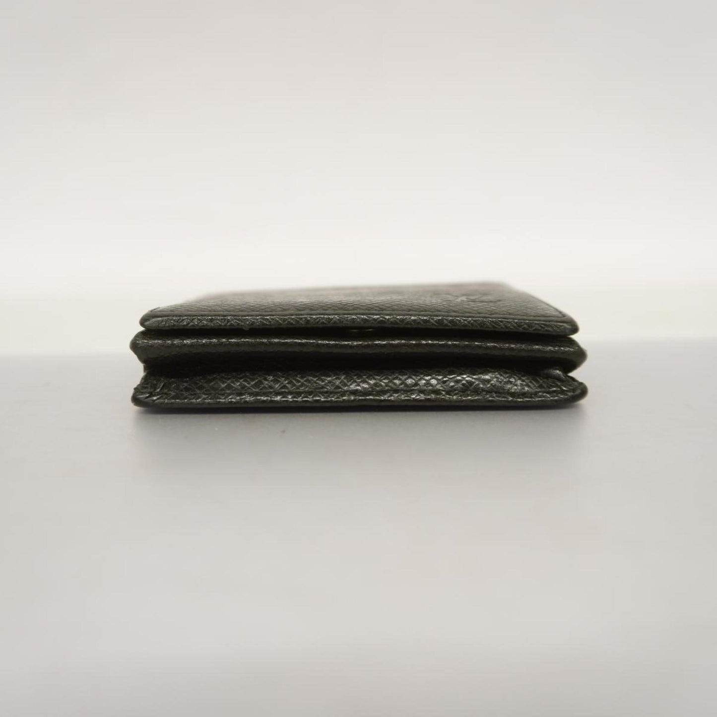 Louis Vuitton Taiga  Leather Wallet  ()