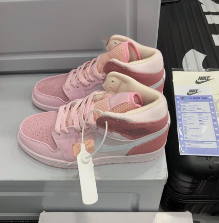 SAMC - NKE Shoes - 1604