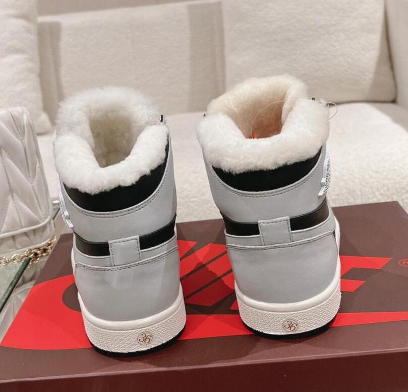 SAMC - NKE Shoes - 320