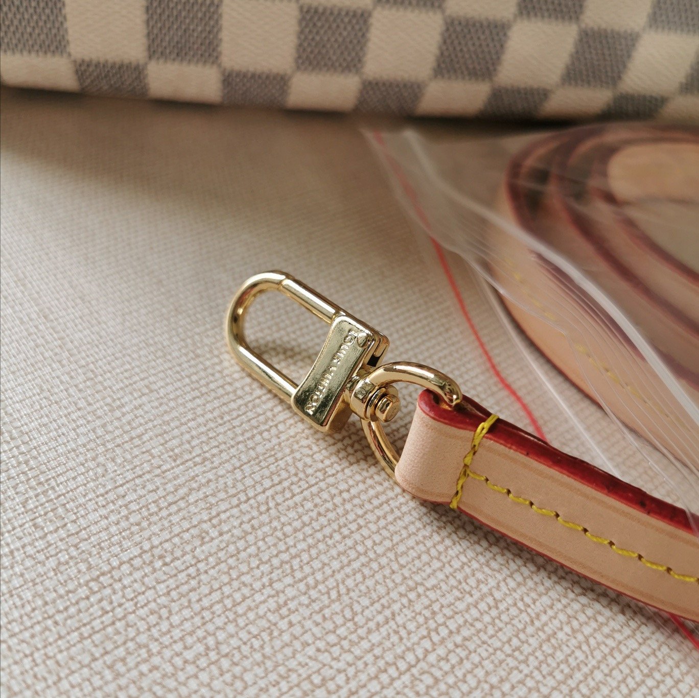 EN - New Arrival Bags LUV 253