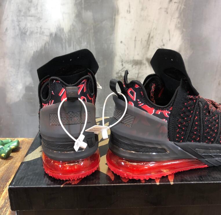 SAMC - NKE Shoes - 1690