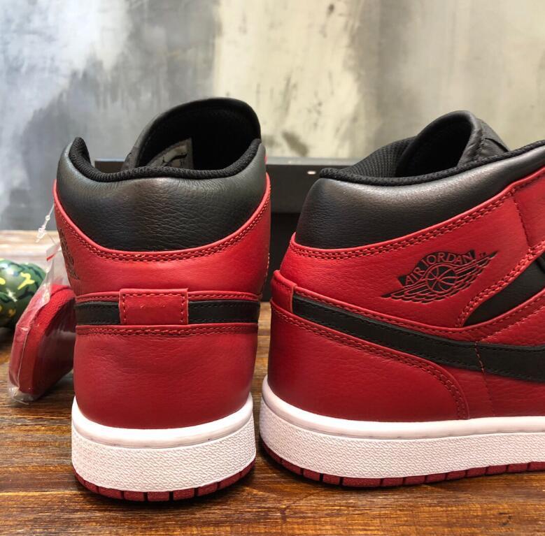 SAMC - NKE Shoes - 1880