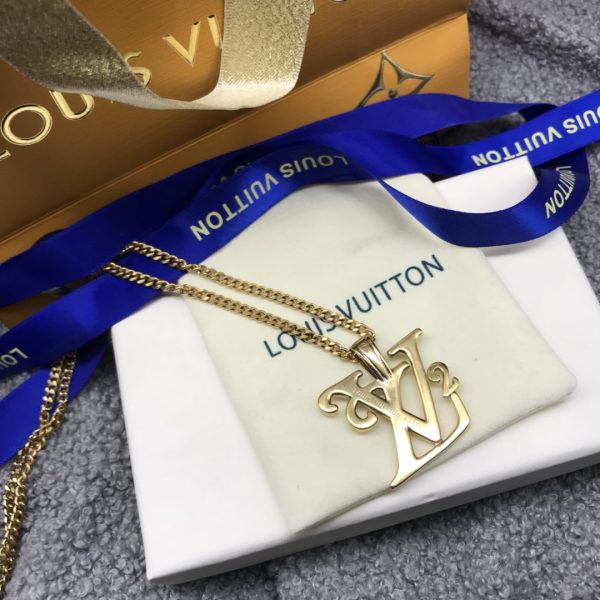 LV Necklaces 017