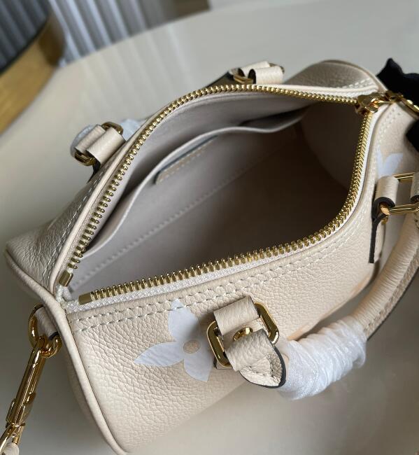 SAMC - LOV Bags - 2497