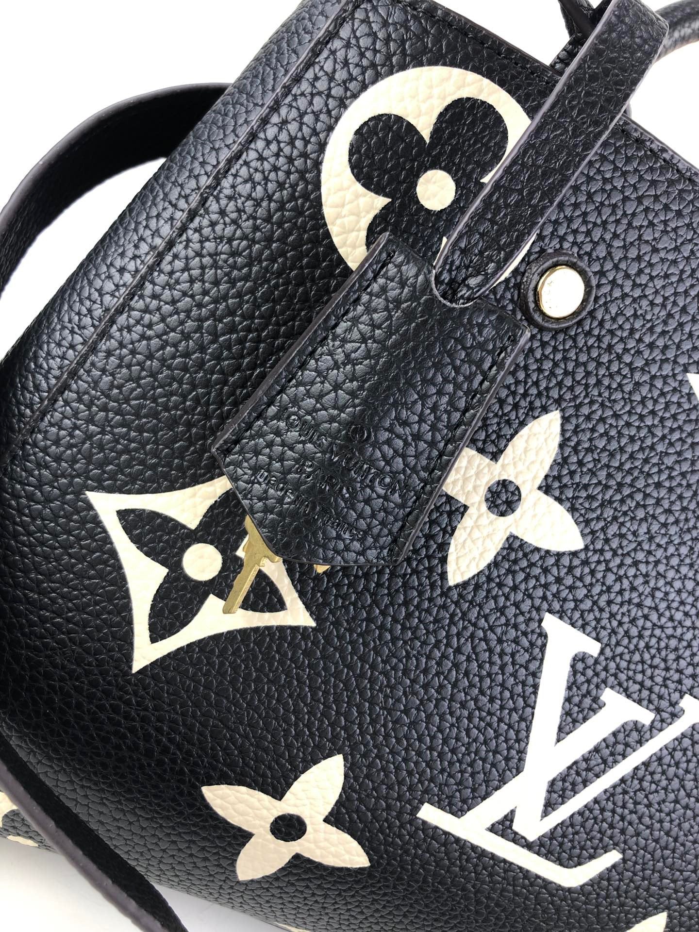 EN - New Arrival Bags LUV 035