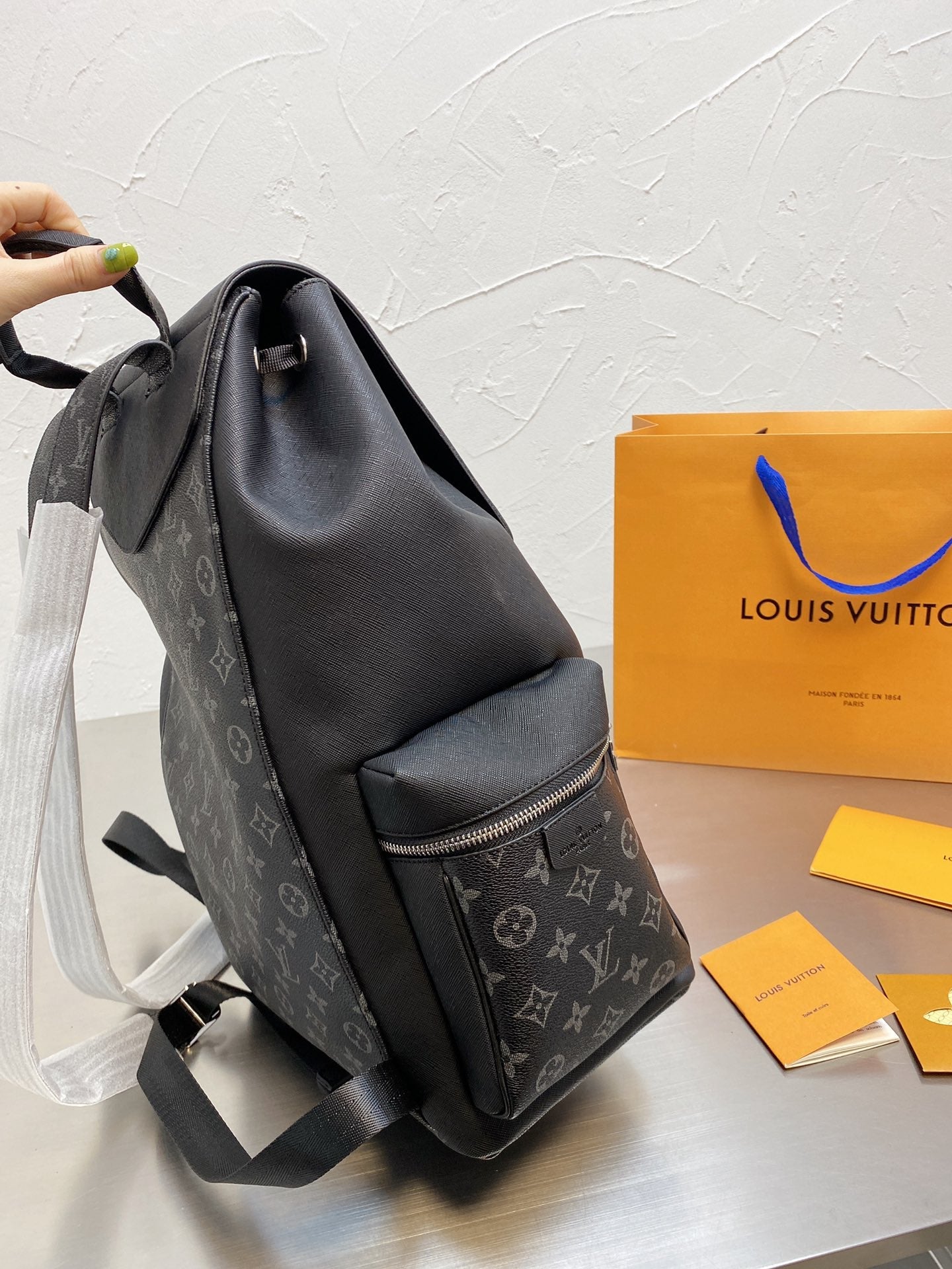 EN - New Arrival Bags LUV 078