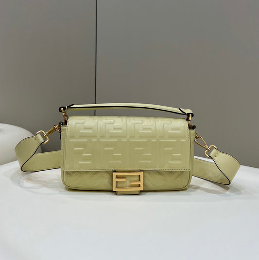 FI Baguette Khaki For Women, WomenÃ¢â‚¬â„¢s Handbags, Shoulder And Crossbody Bags 10.6in/27cm FF 8BR600