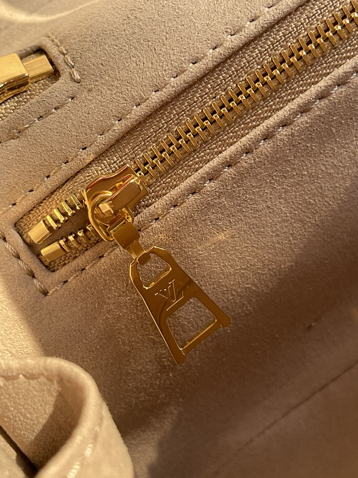 LV Vanity PM Handbag Monogram Empreinte Tourterelle Beige For Women, WomenÃ¢â‚¬â„¢s Handbags, Shoulder And Crossbody Bags 7.5in/19cm LV M45608