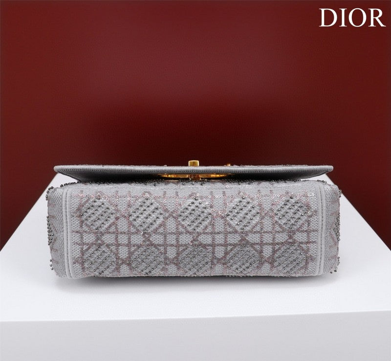 ELE - Dir Bags - 2009
