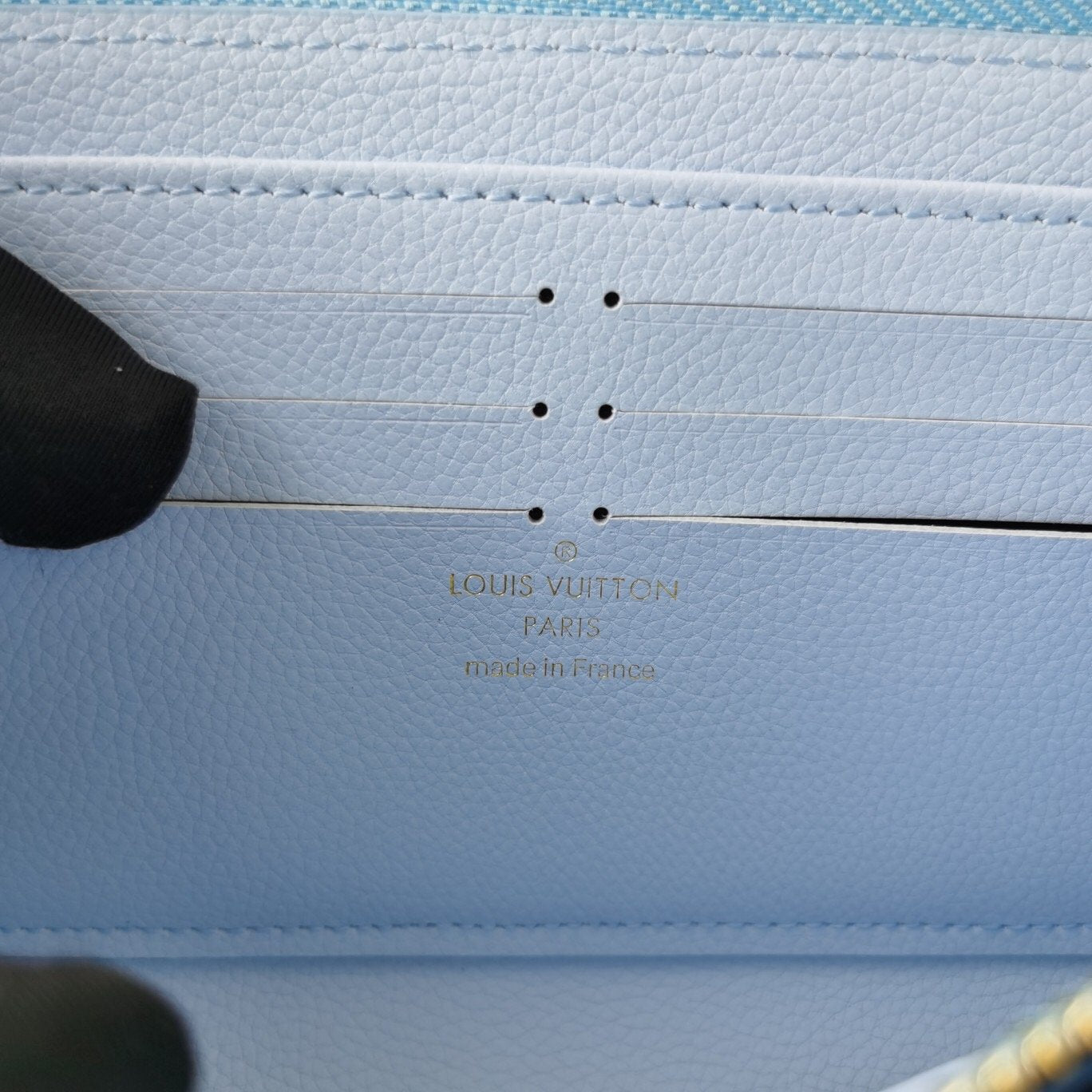 EN - New Arrival Wallet LUV 109