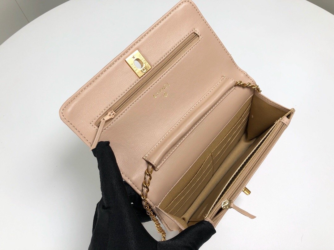 Designer bags by Chanel 080