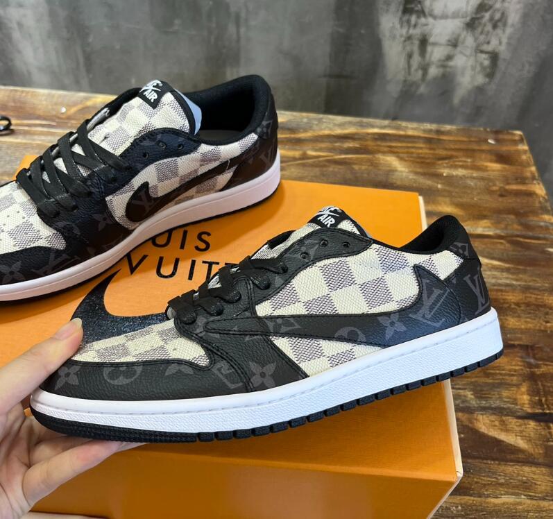 SAMC - NKE Shoes - 526