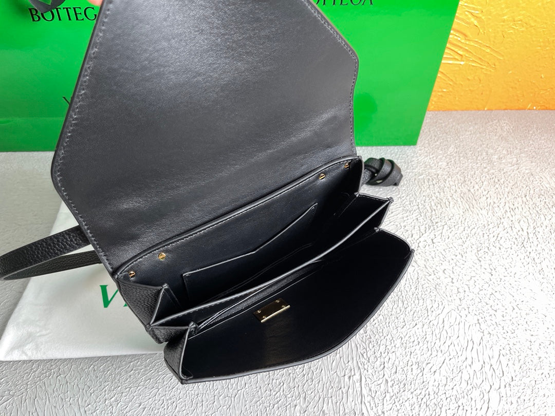 GLAMI Mount Black, For Women, WomenÃ¢â‚¬â„¢s Bags 8.3in/21cm 667399V12M08425