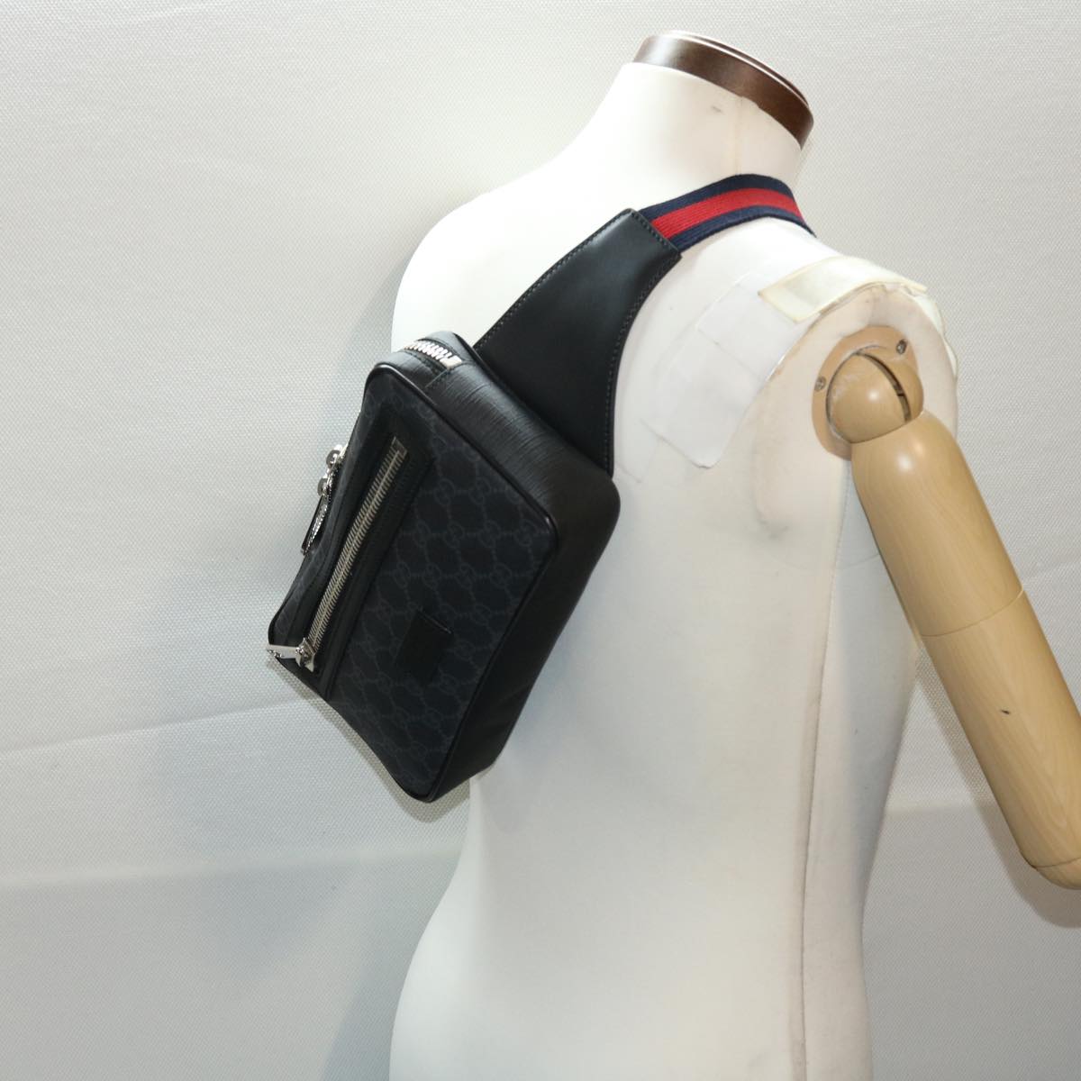 GUCCI GG Supreme Sherry Line Body Bag Black Red Navy 474293 49481A