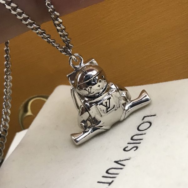 LV Necklaces 016