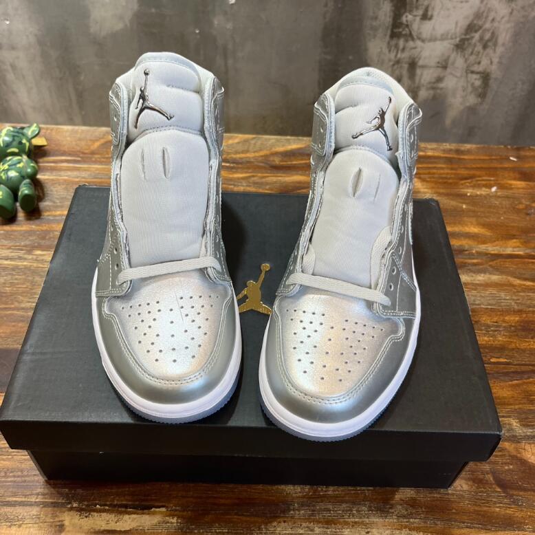 SAMC - NKE Shoes - 284