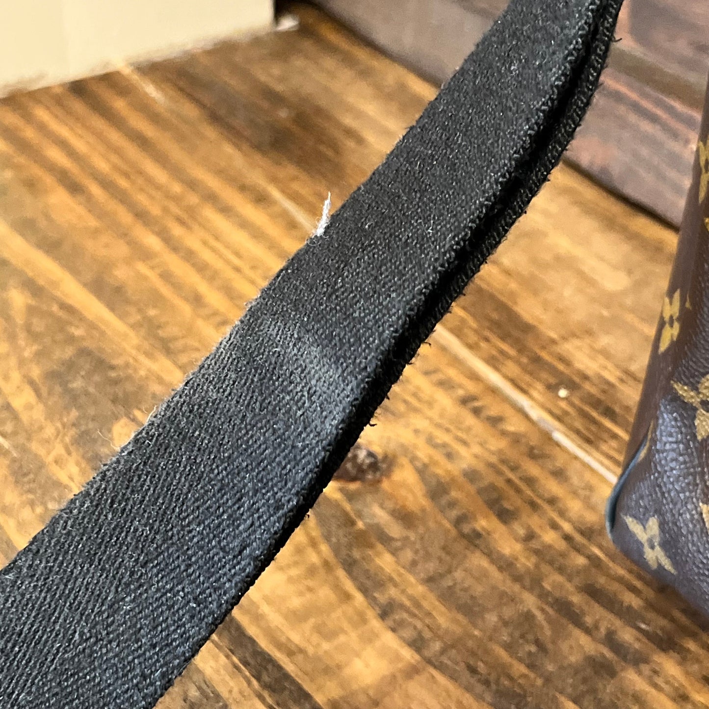 LOUIS VUITTON District MM Monogram Macassar Canvas Messenger Bag